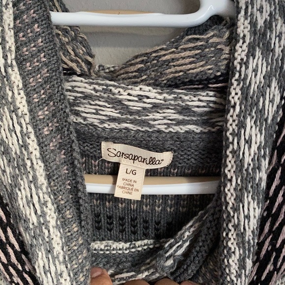 Knitted Sweater - Picture 3 of 3